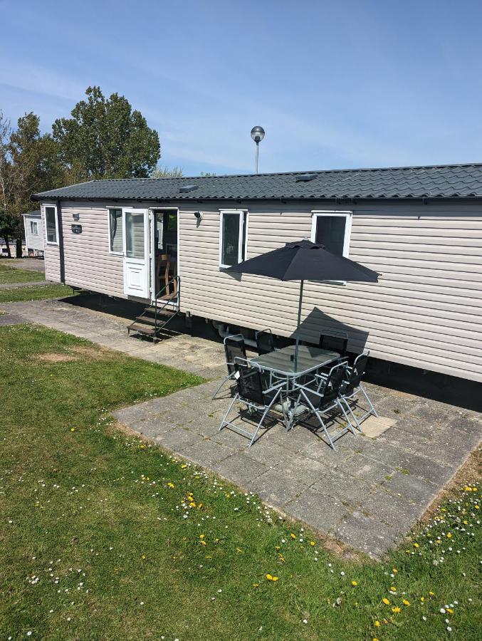 Swift Holidays At Combe Haven Holiday Park Hastings Exterior photo